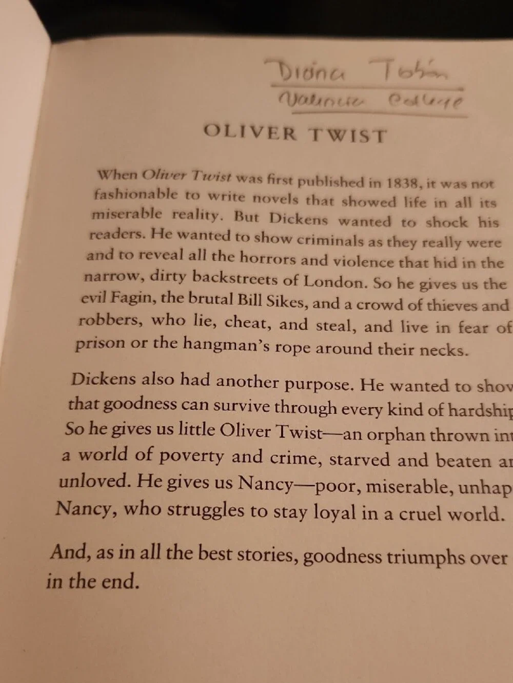 Oliver Twist Classic paperback- by Charles Dickens